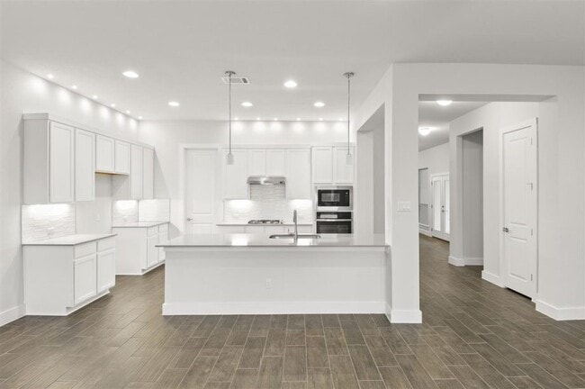 Photo - 200 Castlefields St