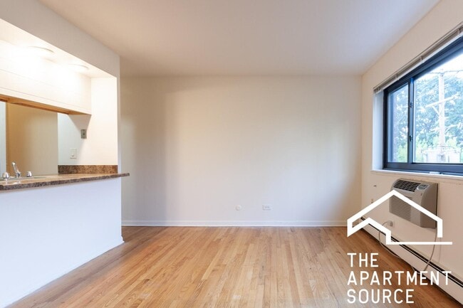 Building Photo - 540 W Roscoe St Unit 479