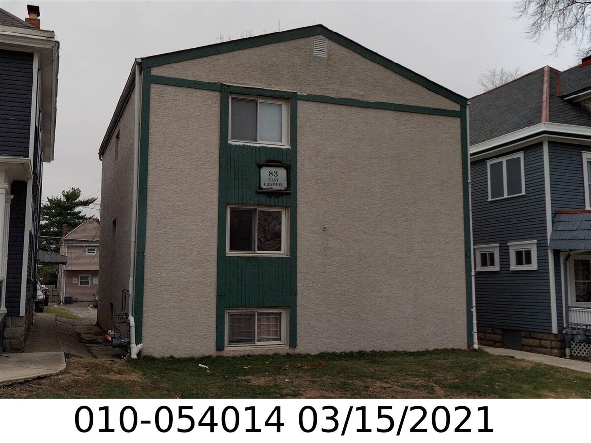 Great Location - 83 E Frambes Ave Apartments