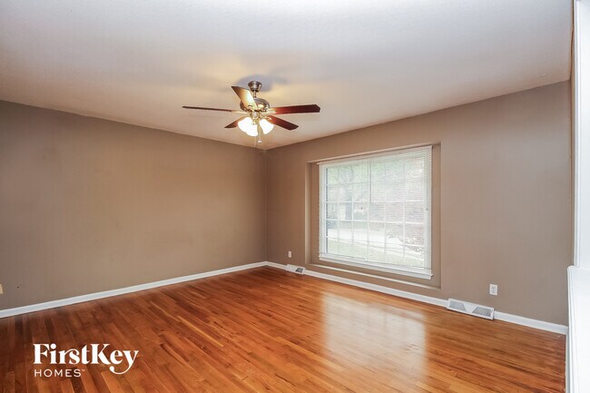 Photo - 704 Melrose St