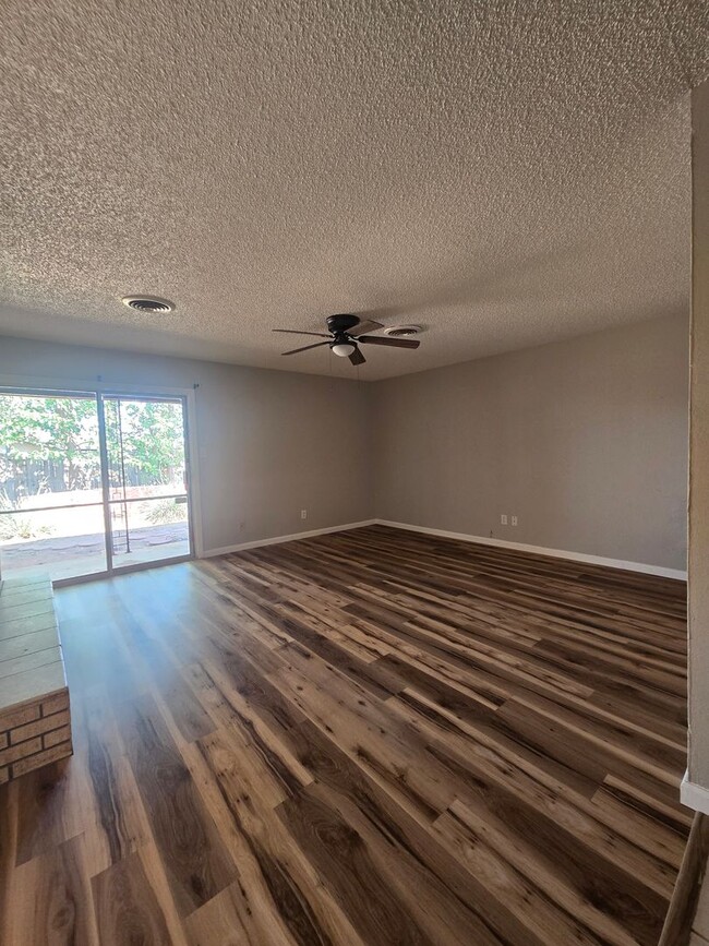 Photo - 1640 Courtland Cir