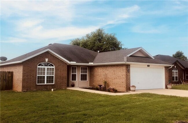 Photo - 891 Sunflower St House
