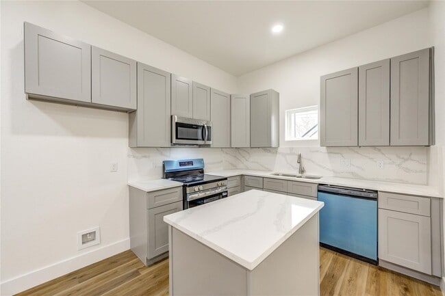 Photo - 9727 Stedman St