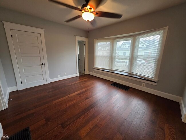 Photo - 5030 E New York St