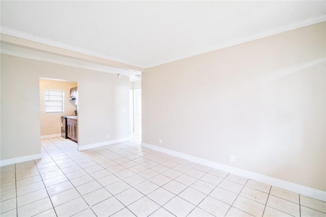 Photo - 700 NW 14th Terrace Unidad 4