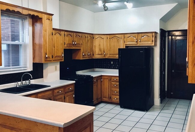 Photo - 120 Ninth St Unit Apt B