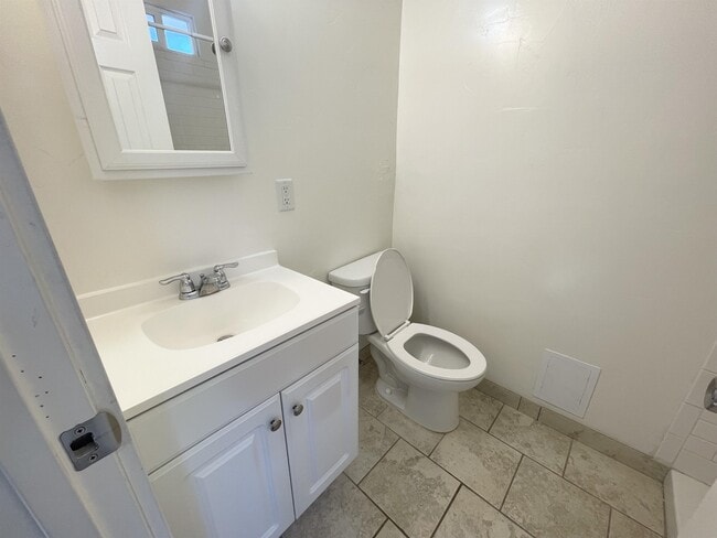 Photo - 1105 S State St