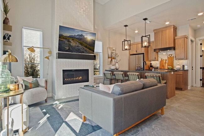 Photo - 225 W 1st St Unit ID1259094P