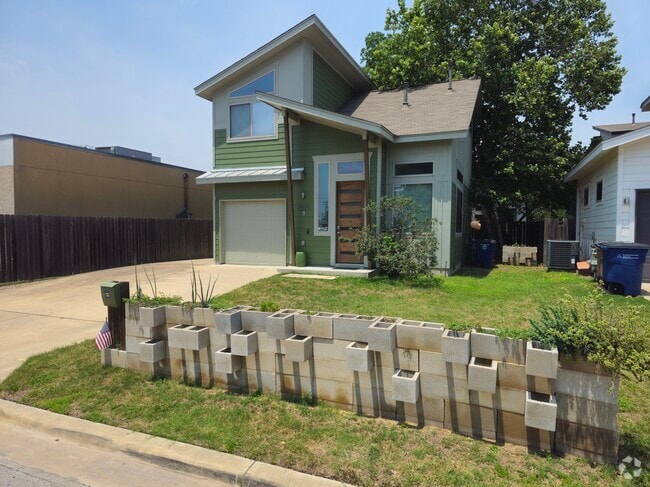 Building Photo - 8500 Bowling Green Dr Unit B Rental