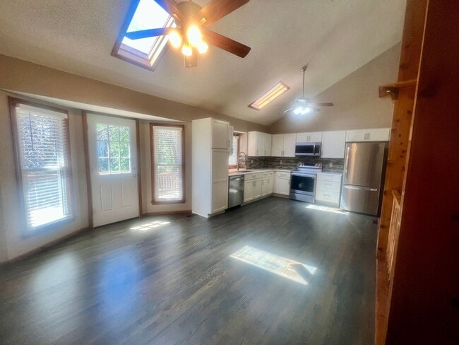 Photo - Who is looking for a New Kitchen?