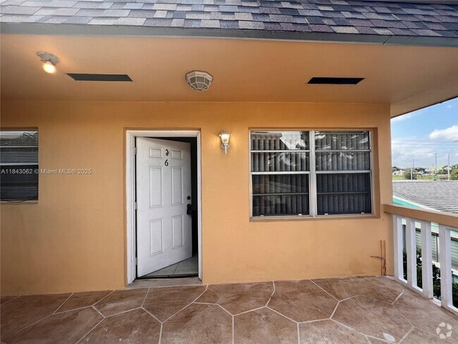 Building Photo - 410 SE 4th Ave Unit 6 Rental