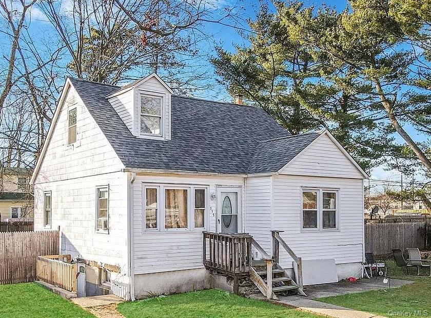 Photo - 235 Tree Ave