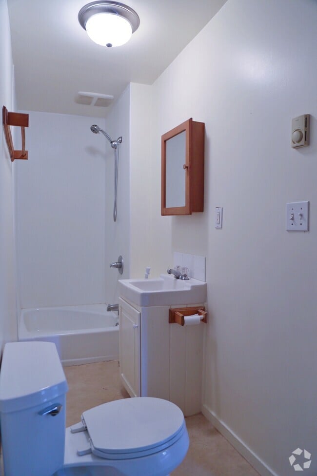 Building Photo - 87 Christian St Unit 4 Rental