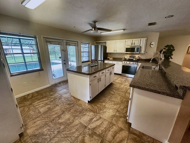 Photo - 1525 W Beresford Rd