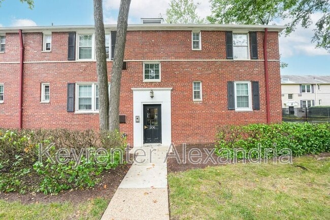 Building Photo - 206 N George Mason Dr Unit Arlington Rental