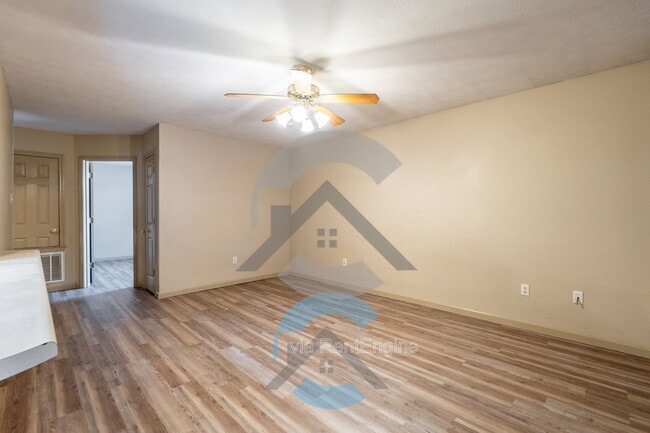 Photo - 1735 Monaco Dr