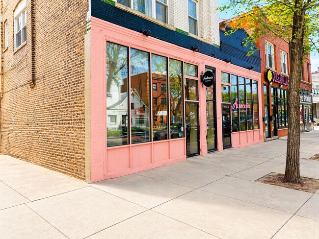 Building Photo - 2239 N Western Ave Unit 1R