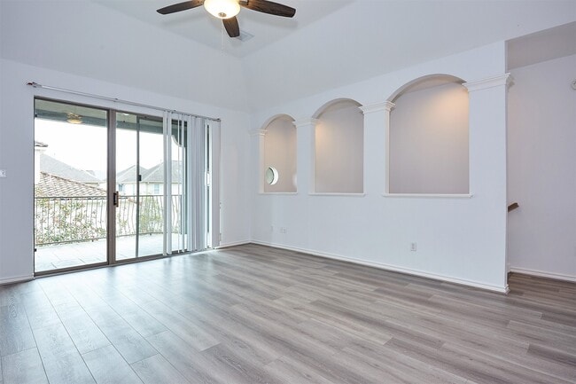 Photo - 110 Detering St