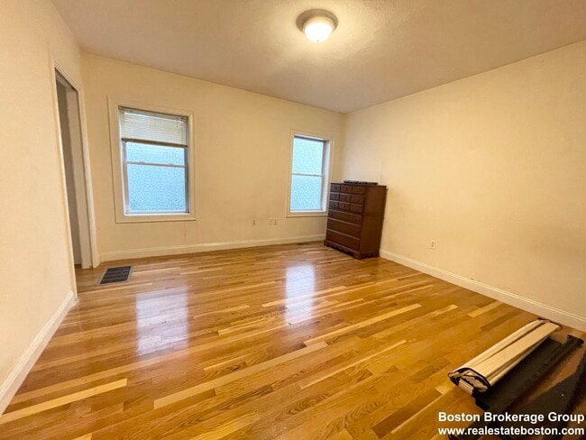 Photo - 128 Hillside St Apartment