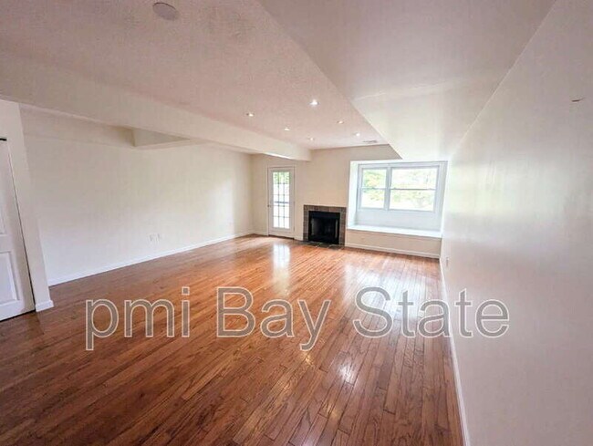 Photo - 10 Merganser Way