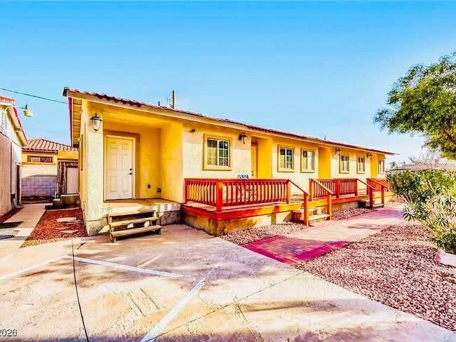 Photo - 1450 Comstock Dr