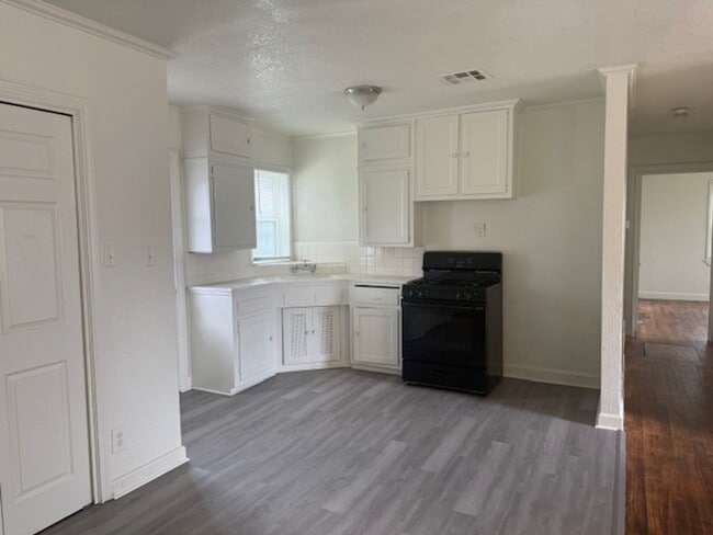 Photo - Three Bedroom One Bath