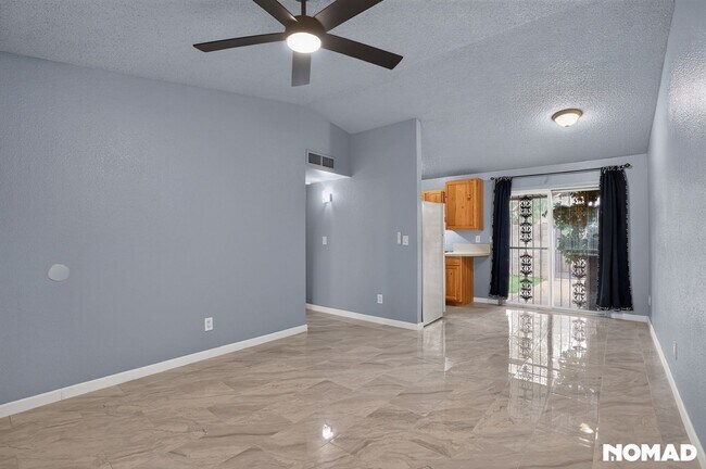 Photo - 3645 N 69th Ave