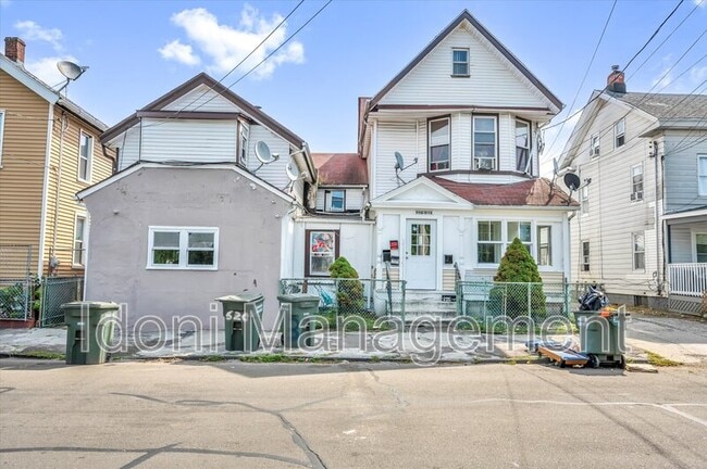 Photo - 990-998 Pembroke st 1st fl far left