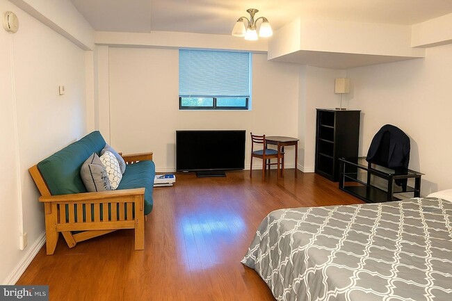 Photo - 3315 Wisconsin Ave NW Unit B1