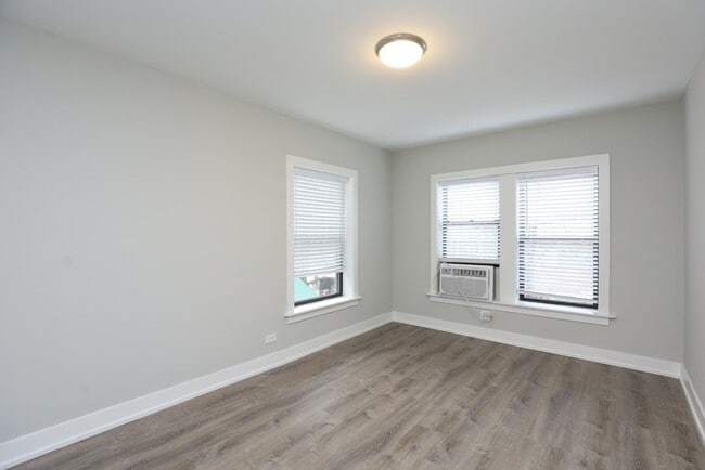 735 W Brompton Ave Unit 14