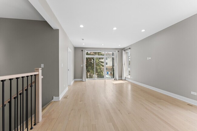 Photo - 7428 N Rogers Ave Unit 1E