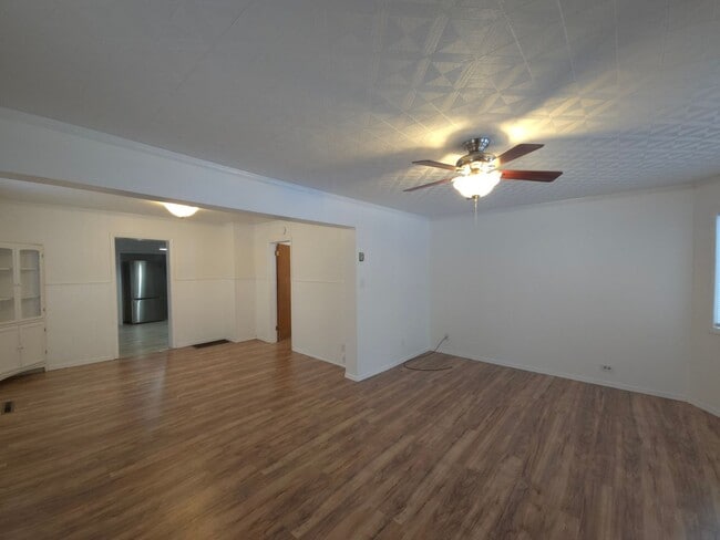 Photo - Nice house with a huge garage