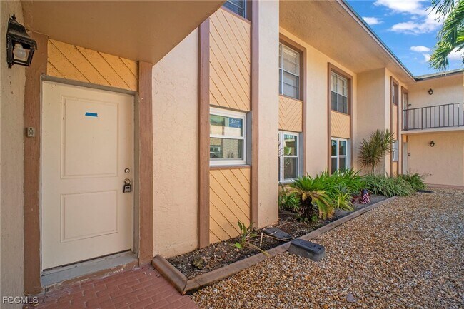 Photo - 16881 Davis Rd Unit 214