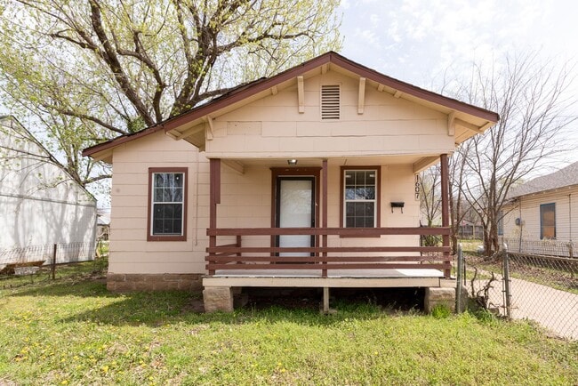 Photo - SECTION 8 WELCOME - NEWLY RESTORED - 2 BED...