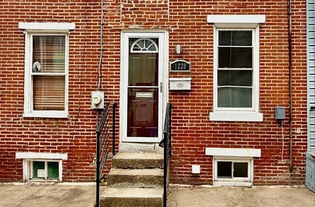 Photo - Charming 2 Bed/1 Bath House on Quiet Block South Philly
