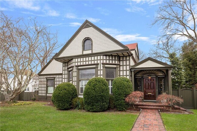 Building Photo - 4 Hunter Ave