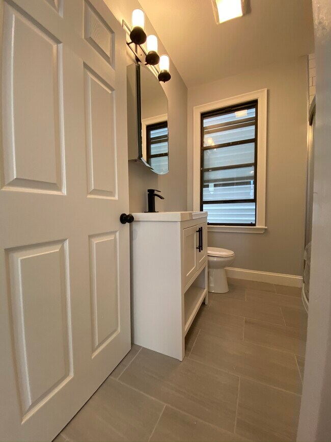 344 Saratoga St Unit 2
