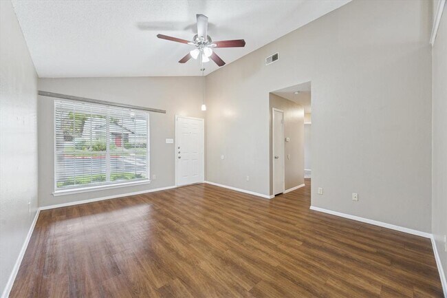 Photo - 1015 E Yager Ln Unit 64