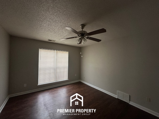 Photo - 2187 Curbertson Cove