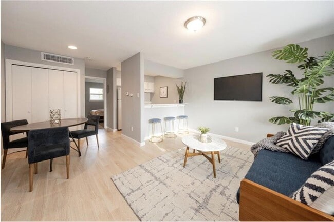 Photo - 2610 Ektom Dr