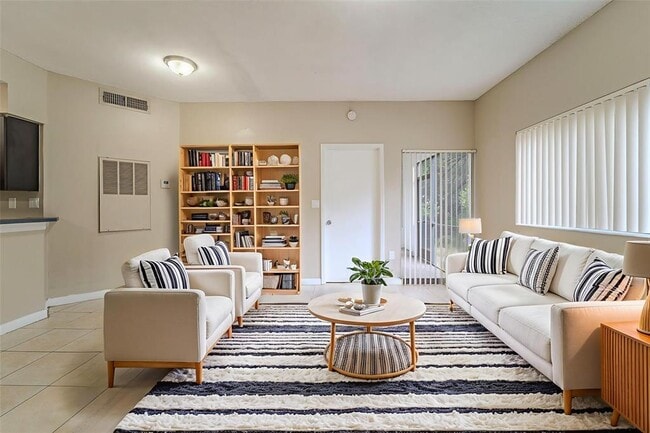 Building Photo - 2550 SW 18th Ter Unit 1703