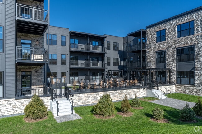 Courtyard - The River House