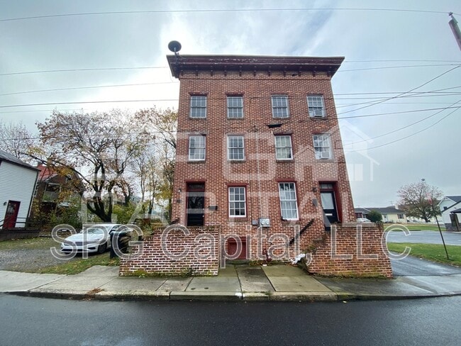 Building Photo - 114-116 W High St
