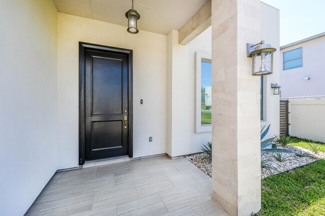 Photo - 2319 Palos Lp