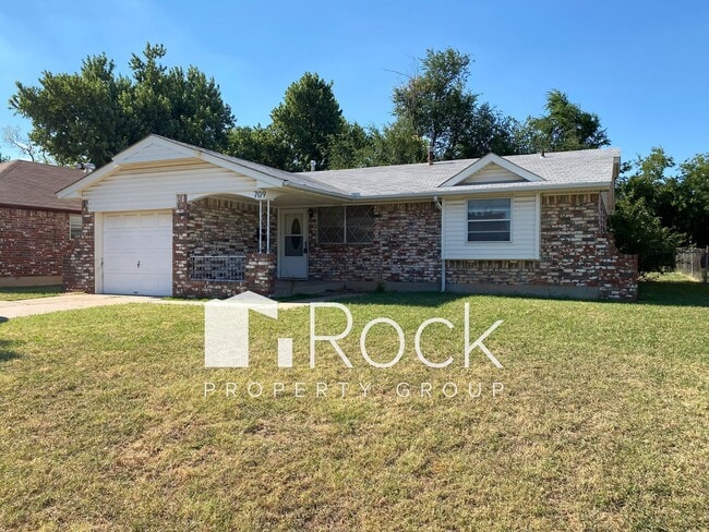 Photo - 3Bed/1Bath Home in Moore