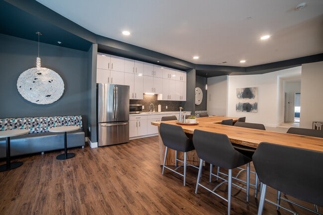 Photo - Approach at Summit Park