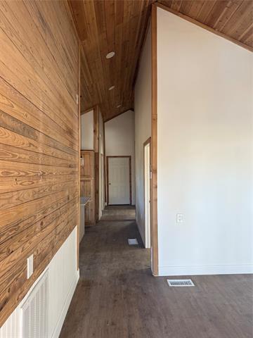 Photo - 630 Thatcher St