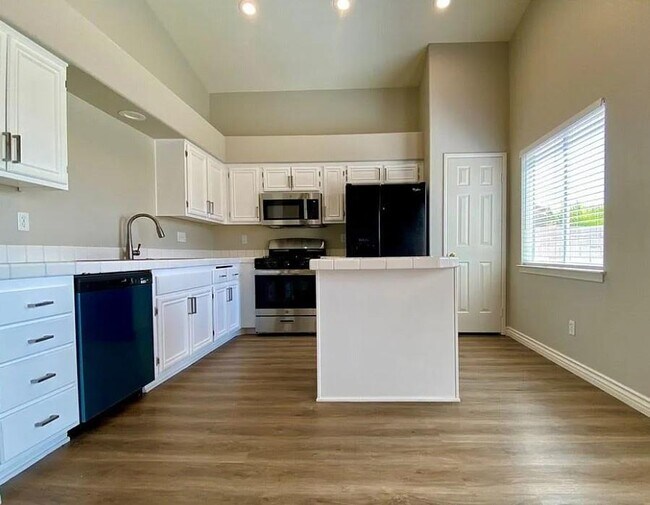 Photo - 9317 Mountain Rise Ave