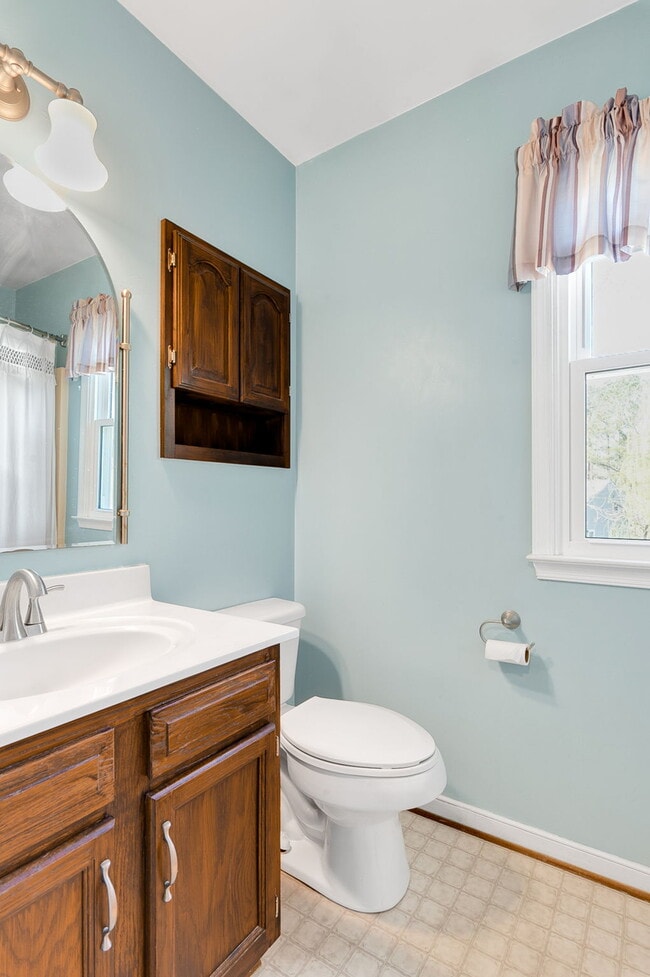 Building Photo - 2344 Horsley Dr