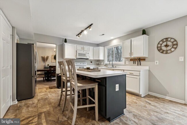 Photo - 14 Willow Glen Ct